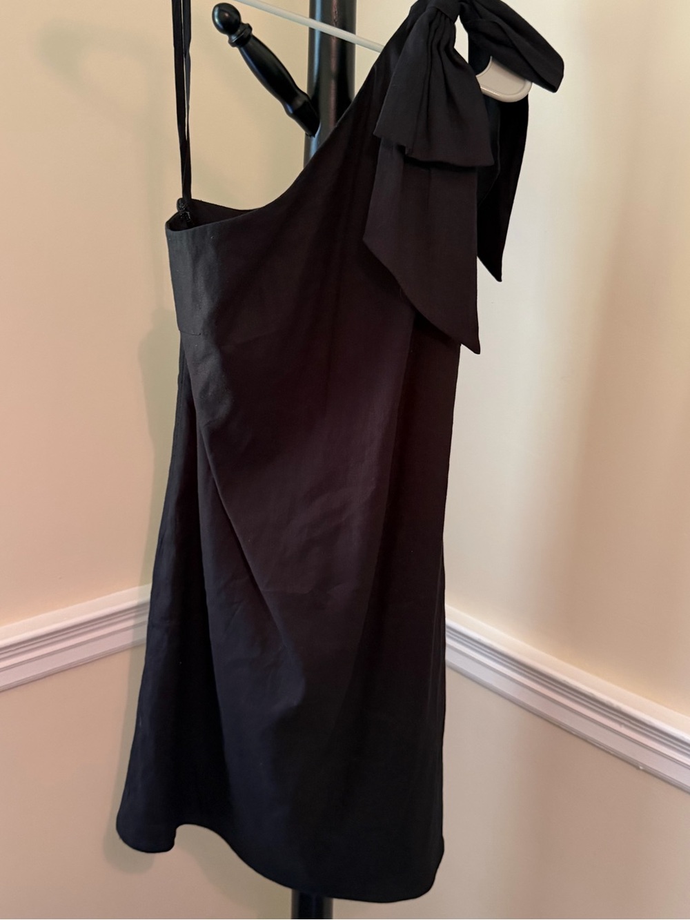 ANTONIO MELANI One-Shoulder Black Dress with Knotted Shoulder